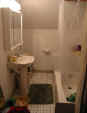 Upstairs bath b.jpg (210194 bytes)